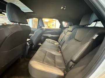 Купить Lexus RX, V Белый 300 2.0 AT (248 л.с.) 4WD от 8100000 ₽. в Оренбурге