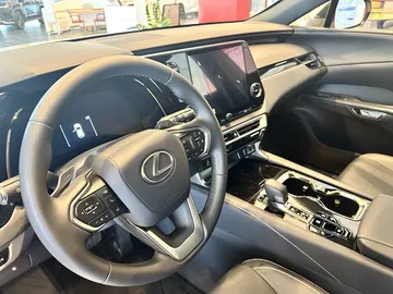 Купить Lexus RX, V Белый 300 2.0 AT (248 л.с.) 4WD от 8100000 ₽. в Оренбурге