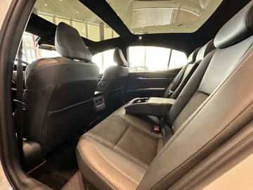 Купить Toyota Camry, IX (XV80) China Market Белый 2.0hyb CVT (197 л.с.) от 4350000 ₽. в Оренбурге