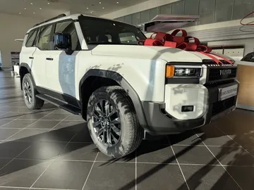 Купить Toyota Land Cruiser Prado, 250 Series Белый 2.8d AT (204 л.с.) 4WD от 13300000 ₽. в Оренбурге