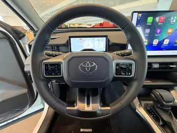 Купить Toyota RAV4, VI (XA60) Белый 2.0 CVT (171 л.с.) 4WD от 4900000 ₽. в Оренбурге